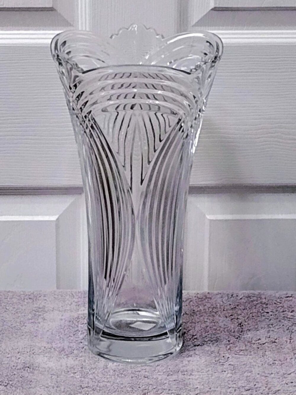 Elegant Flare-Shaped Ribbed Crystal Glass Vase